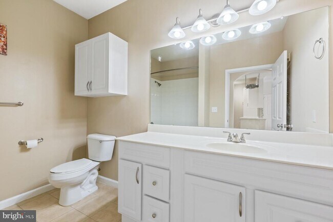 Building Photo - 12945 Centre Park Cir