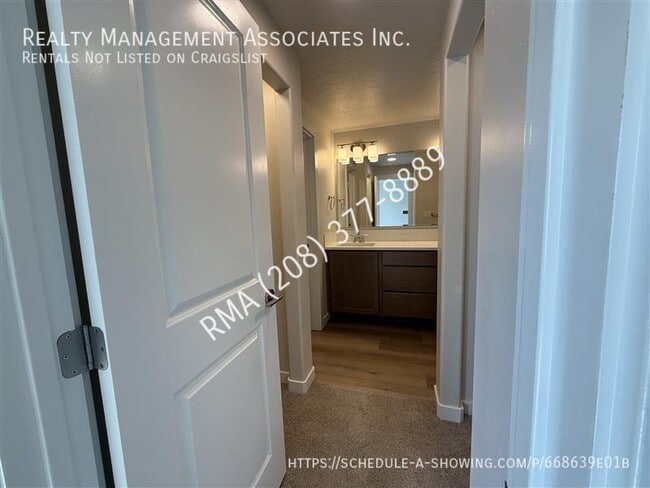 Building Photo - 3799 N Marionberry Ave