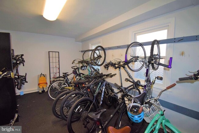 Building Photo - 718 S Washington St