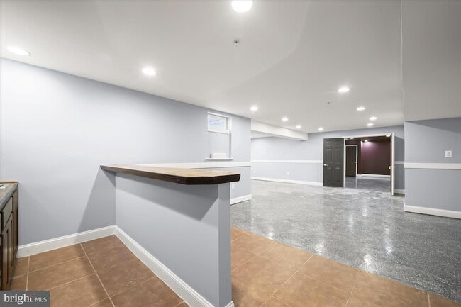 Building Photo - 8314 Sunnybrook Ct