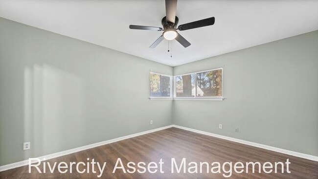 Building Photo - East Memphis Beauty!!!! Section 8 Welcomed...