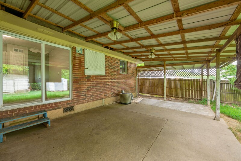 Building Photo - 1208 Gadd Rd