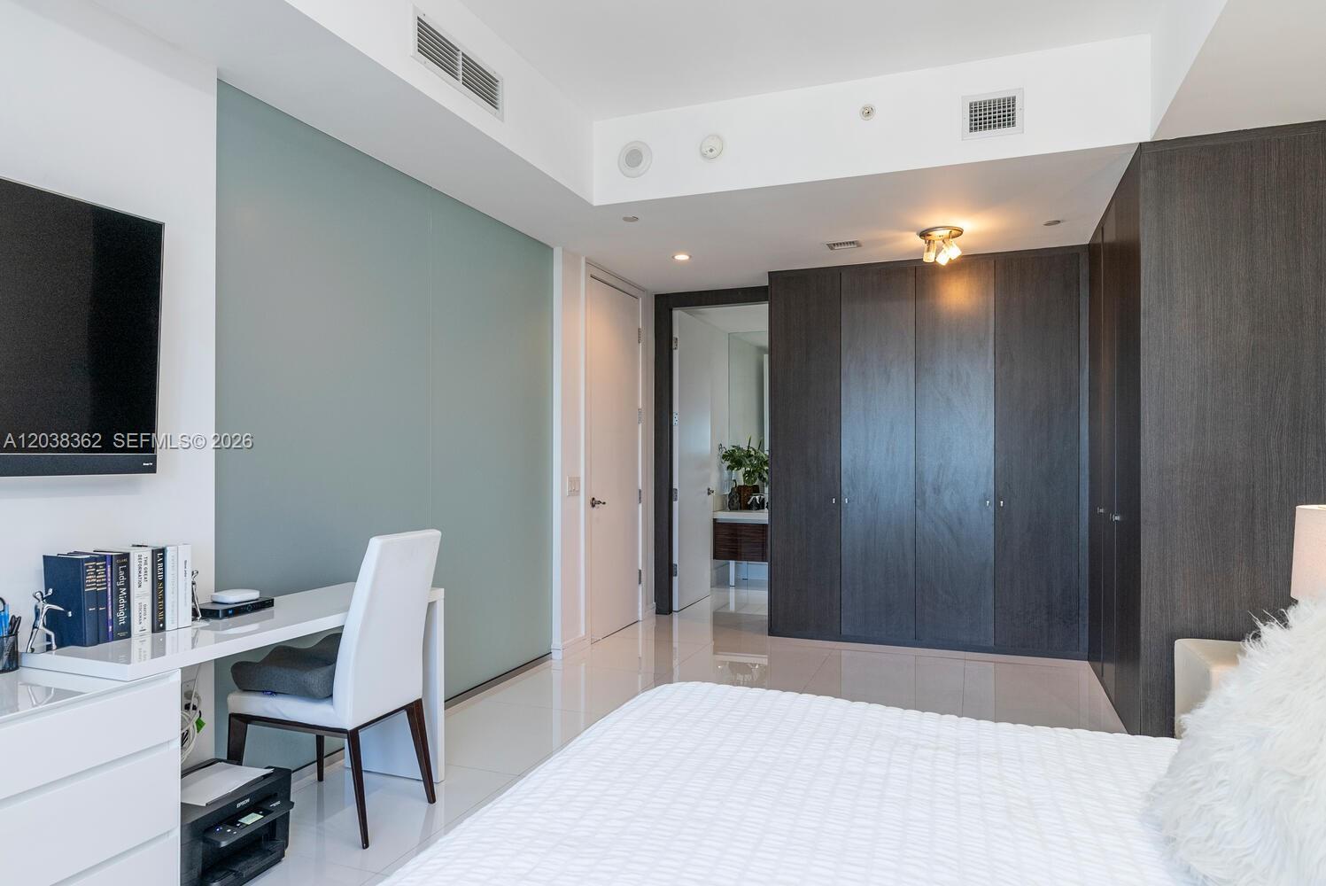 Building Photo - 1100 Biscayne Blvd