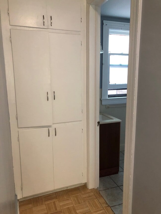 Building Photo - 6 Werner Park