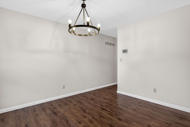 Building Photo - NEWLY RENOVATED HOME