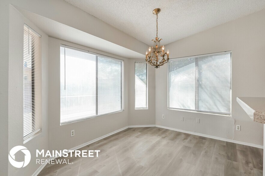 Building Photo - 1851 W Mountain Oak Ln