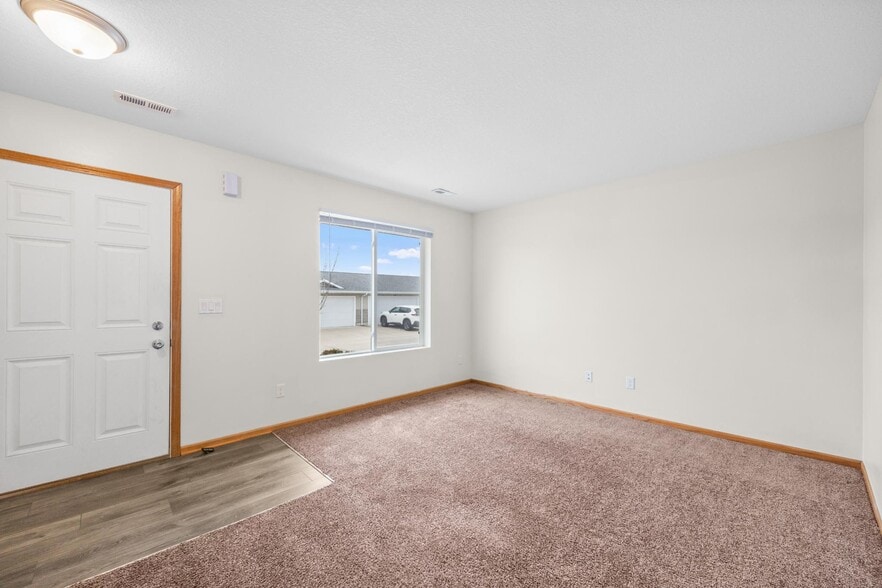 Building Photo - 955 Parker Blvd