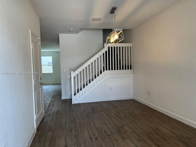 Building Photo - 2634 SE 12th St