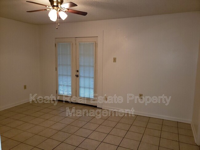 Building Photo - 509 Fox Run Ave