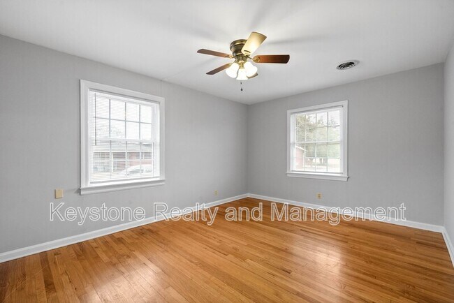 Building Photo - 1319 Fort Campbell Blvd