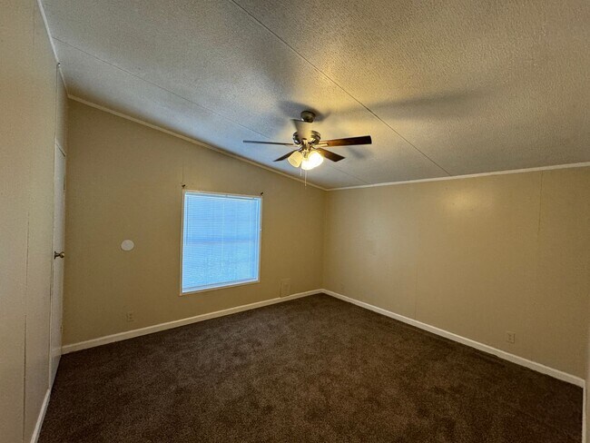 Building Photo - 161 Flournoy Lucas Rd