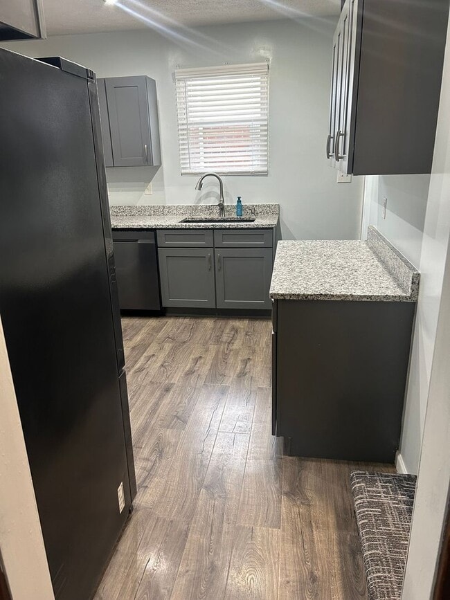 Building Photo - Charming 4BR House in Steubenville