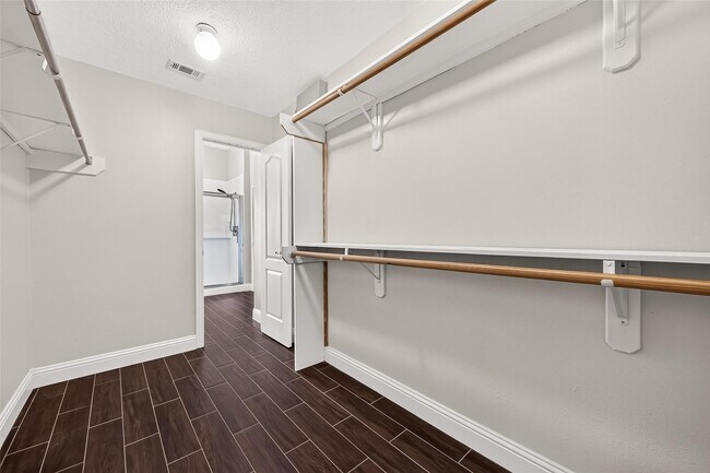 Building Photo - 18015 Oak Cottage Ct