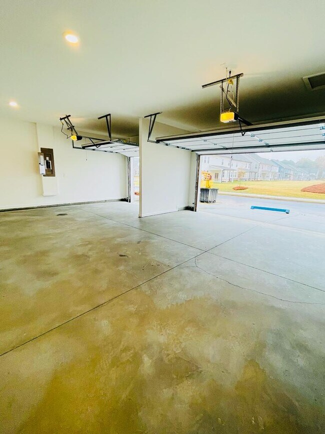 Building Photo - 2760 Westgate Pk Dr