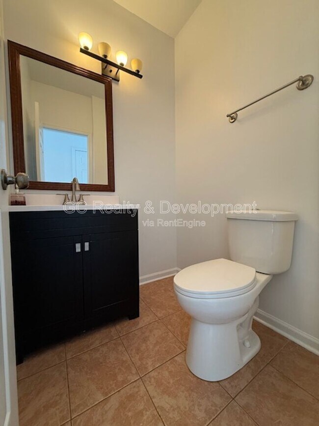 Building Photo - 885 Chelsea Ct