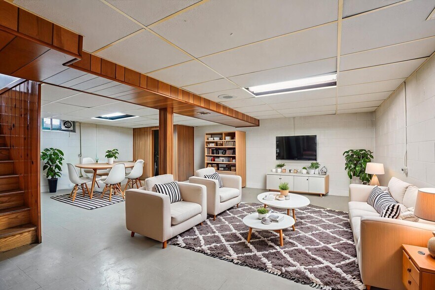 Building Photo - 8610 W Potomac Ave