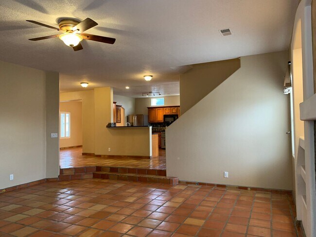 Building Photo - Magnificent 4 Bedroom, 2.5 Bath in Rio Rancho!