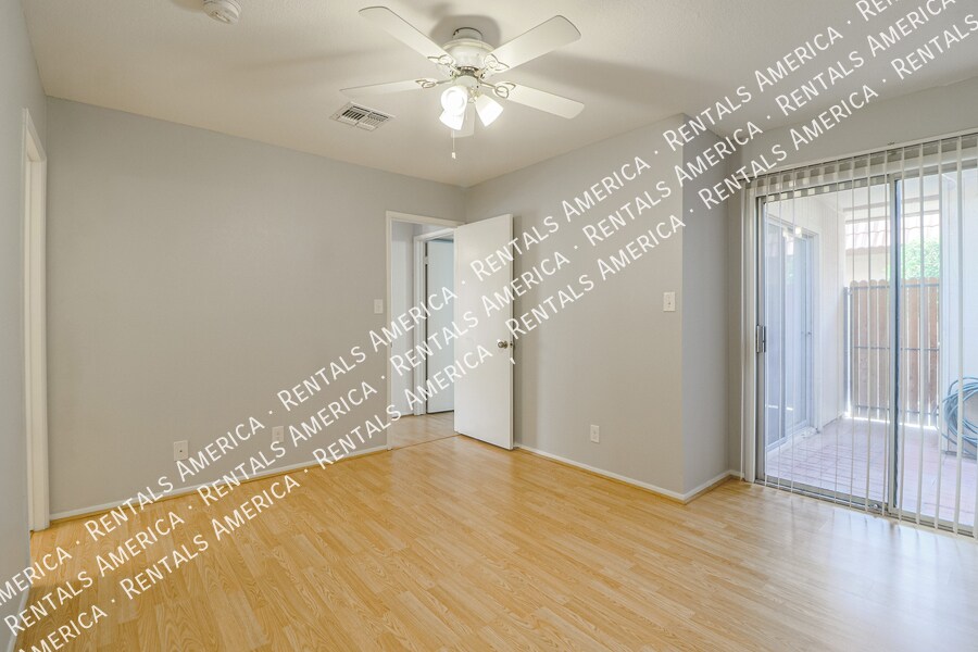Building Photo - 195 N Cottonwood St