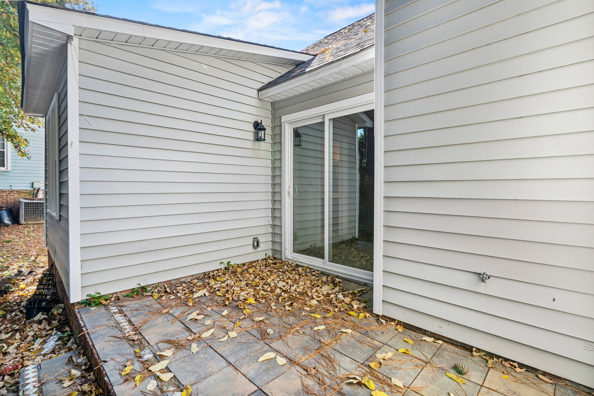 Building Photo - 241 Friarsgate Blvd