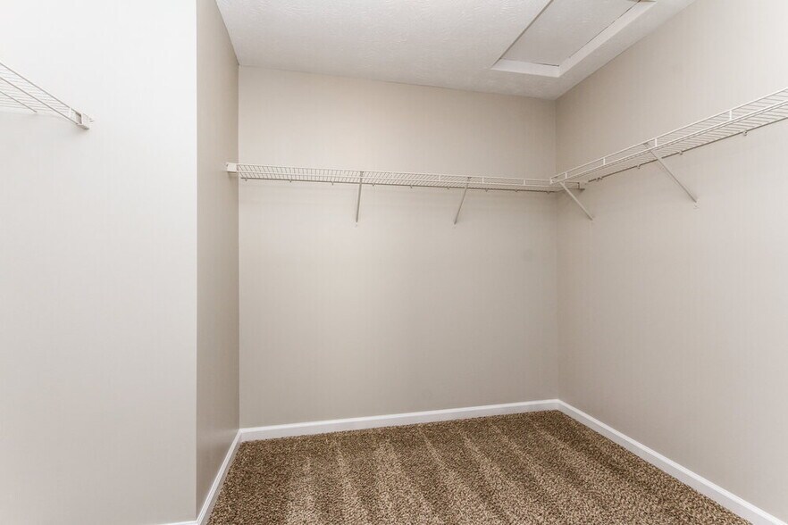 Building Photo - 1051 Pine Ridge Way
