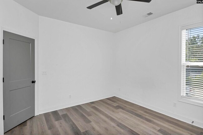 Building Photo - 2035 Rosewood Dr