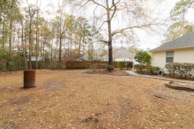 Building Photo - 104 Green Tree Ct