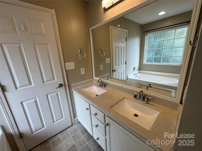Building Photo - 3802 Cassidy Dr