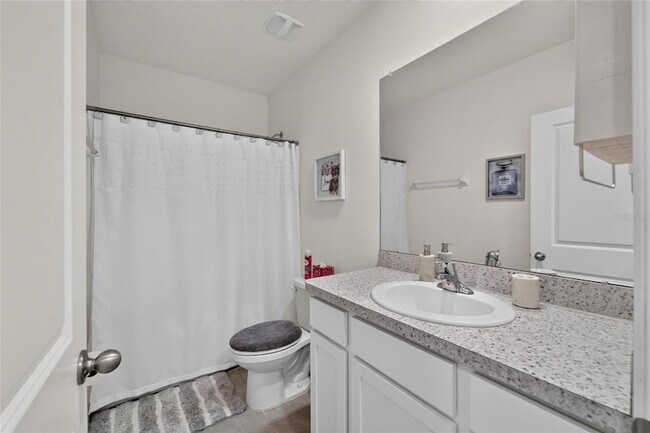 Building Photo - 33046 Major Oak Dr