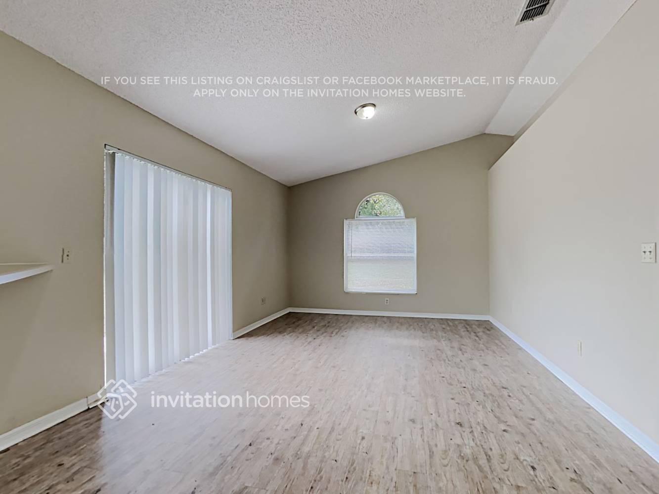 Building Photo - 2624 Lake Jackson Cir