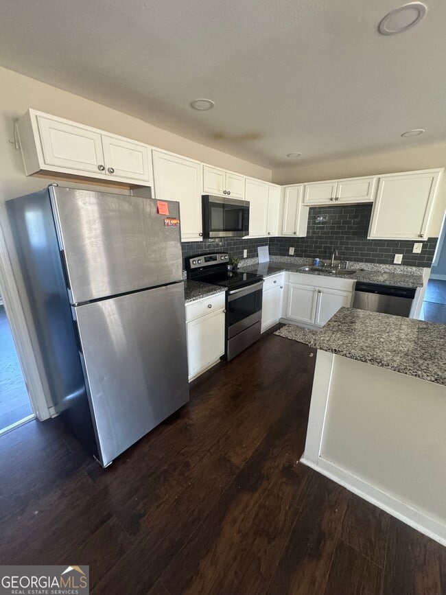 Building Photo - 5205 Heather Ln