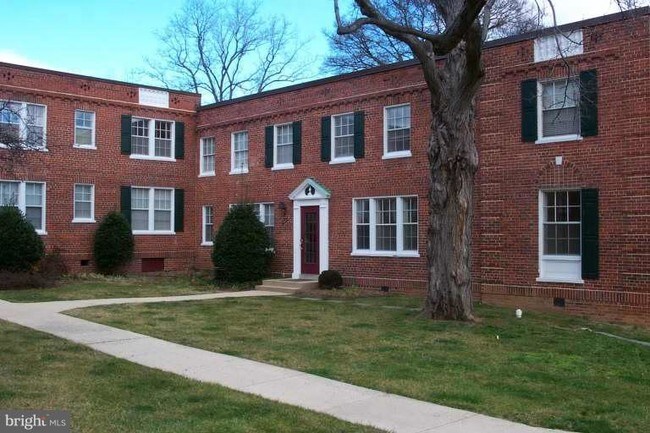 Primary Photo - 1805 Key Blvd