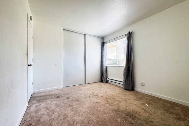 Building Photo - 4022 Abbey Terrace