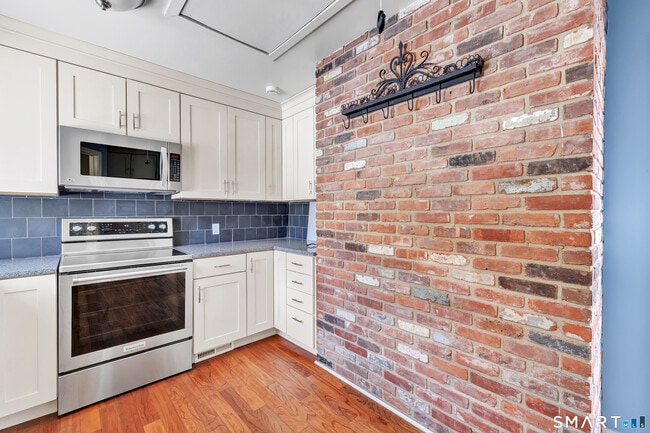 Building Photo - 349 Westport Turnpike