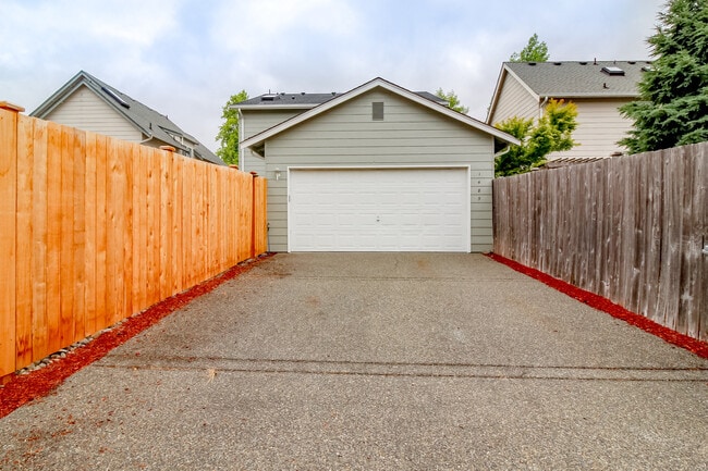 Building Photo - 1485 Bobs Hollow Ln