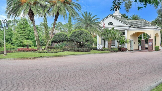 Building Photo - Gorgeous 4-Bedroom, 3-Bathroom Home in Providence