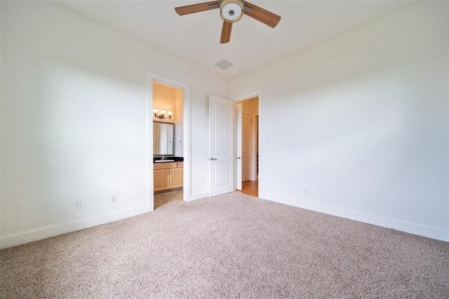 Building Photo - 194 Harvard St