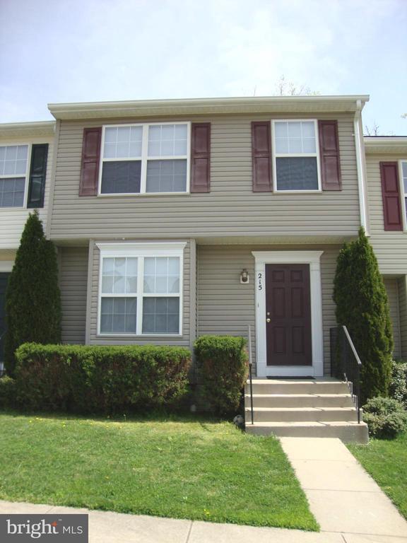 Building Photo - 215 Merrill Ct
