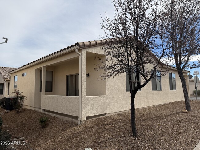 Building Photo - 1650 Manzanita Dr