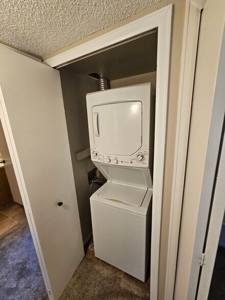 Building Photo - 945 Moorings Dr