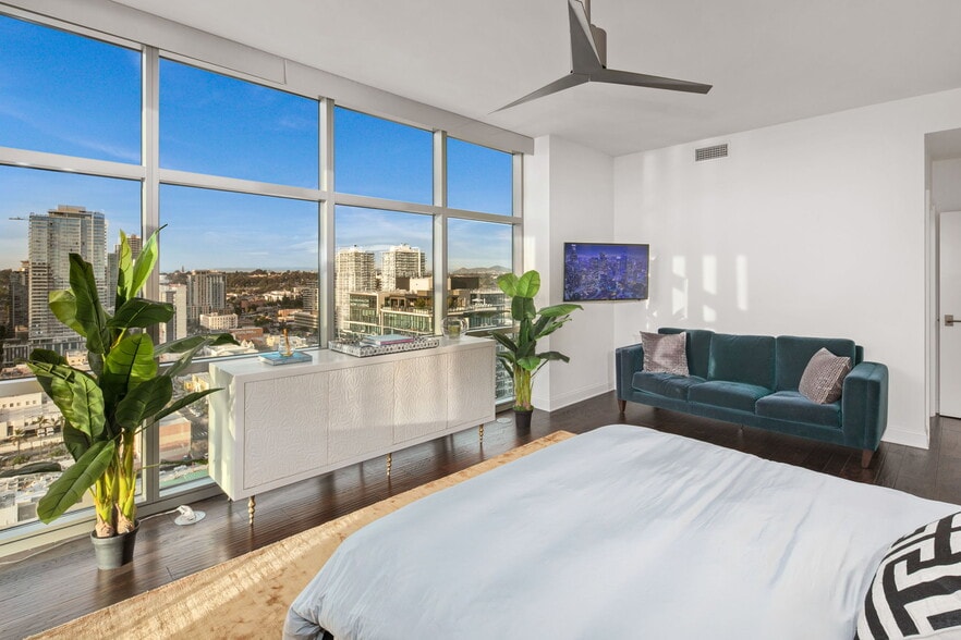 Building Photo - 800 The Mark Ln