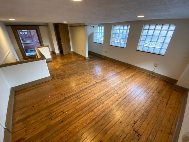 Building Photo - Downtown Lofts, LLC