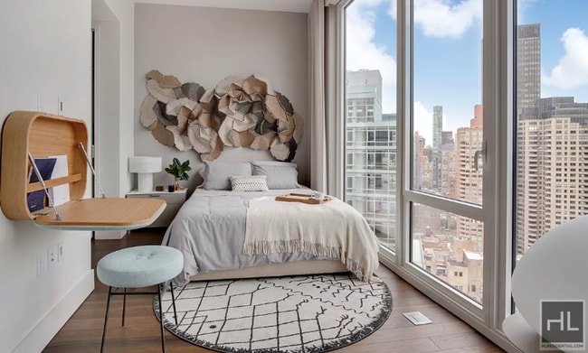 Building Photo - 222 E 44th St