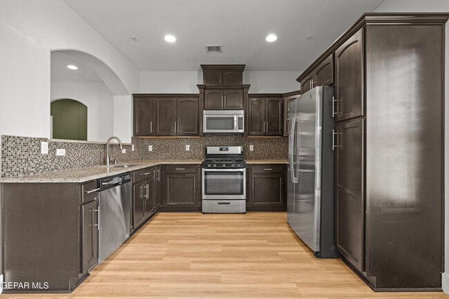 Building Photo - 13538 Lawkland St