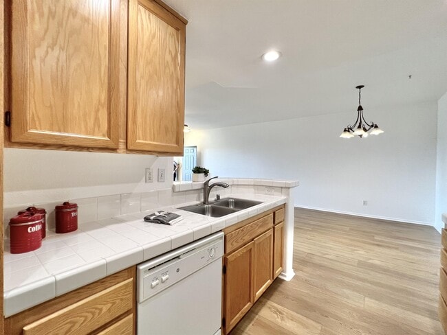 Building Photo - 1388 Challis Pl