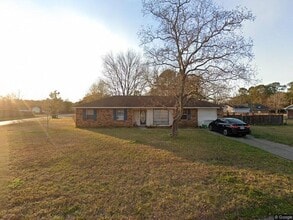 Building Photo - Charming 3-Bedroom Home in St. Martin School District
