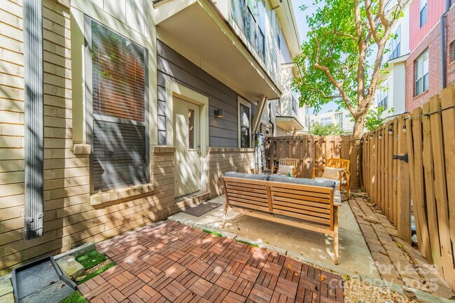 Building Photo - 3254 Noda Blvd