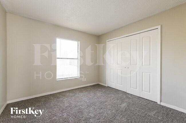 Building Photo - 1051 Shepherd Ave