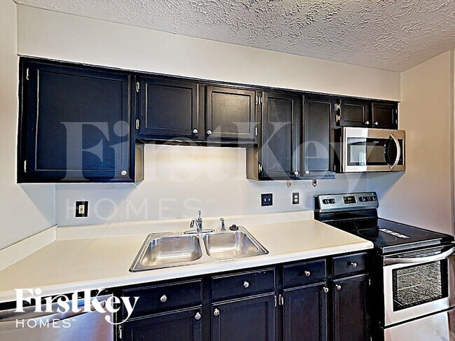 Building Photo - 9459 Hadway Dr