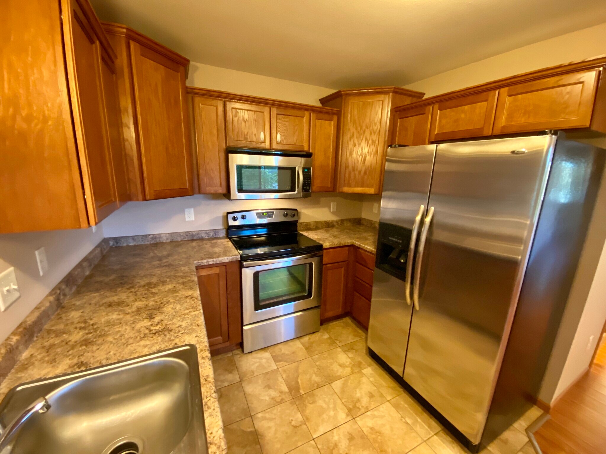 Building Photo - 3809 Cliffside Dr