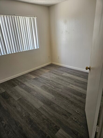 Building Photo - 141 Greentree Ln